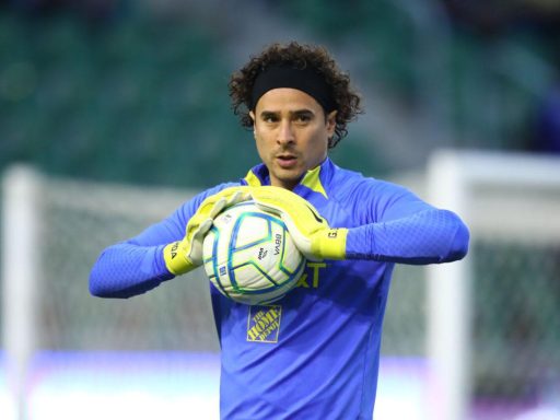 Sources: Ochoa move to Cruz Azul in danger