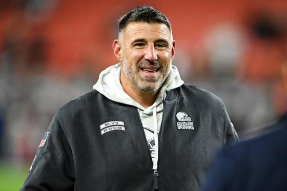 Who is on Mike Vrabel’s radar for Patriots coordinators?