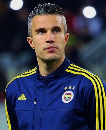 Van Persie fumes after opponents field 12 players