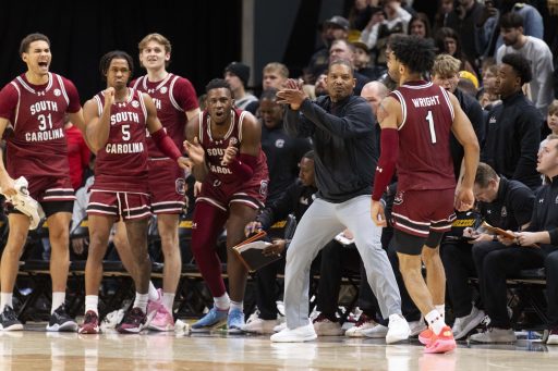 Can South Carolina run it back? Will UConn end title drought? ESPN experts predict Final Four, national champ