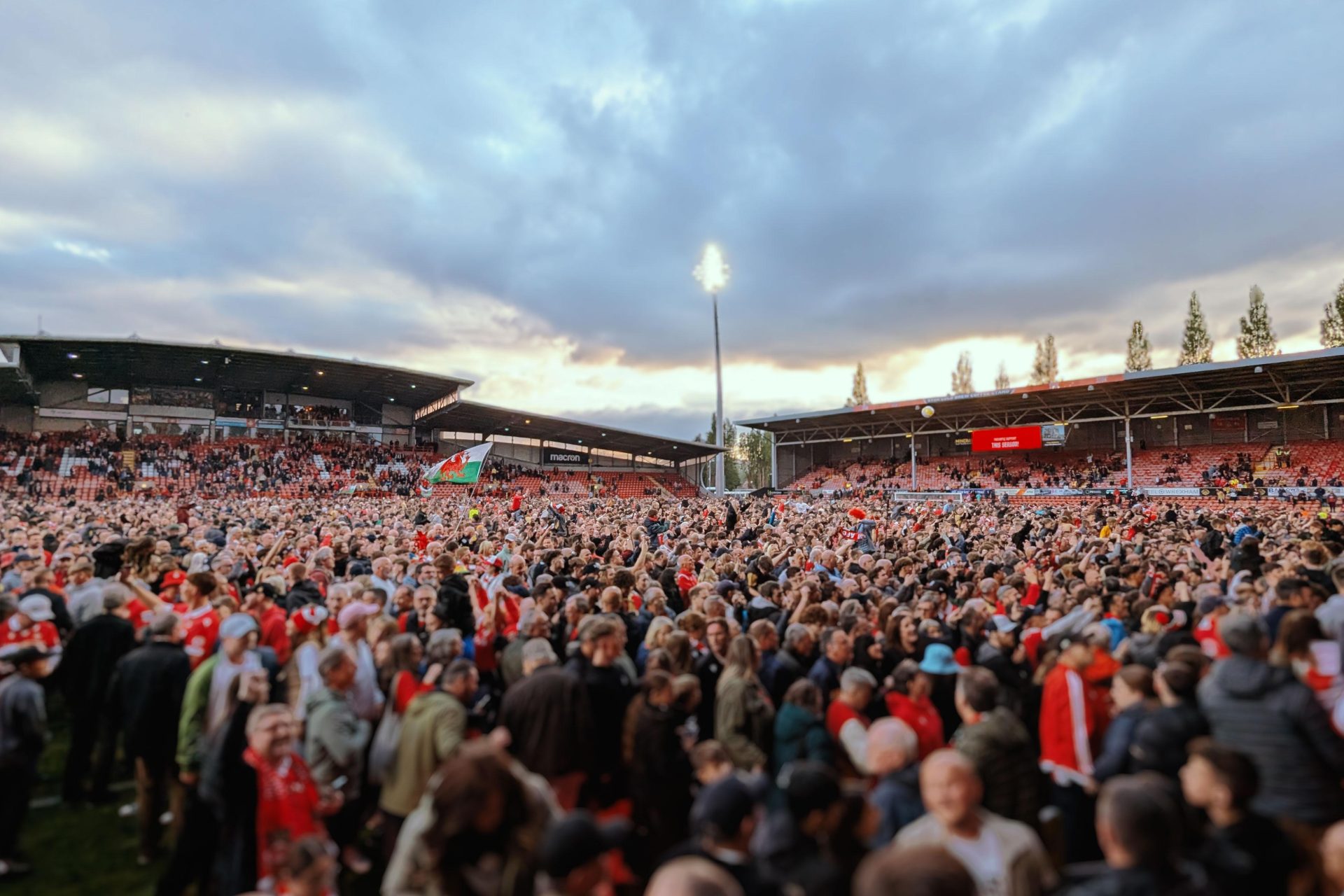 Wrexham boss: ‘Legends’ Mullin, Palmer to stay