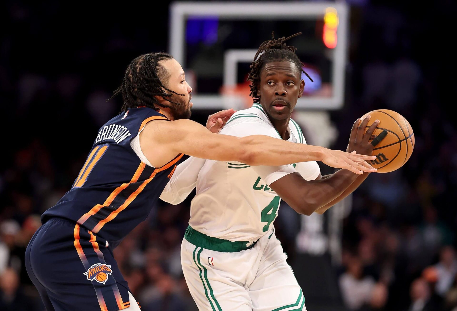 Knicks rally down 20, steal home court from C’s