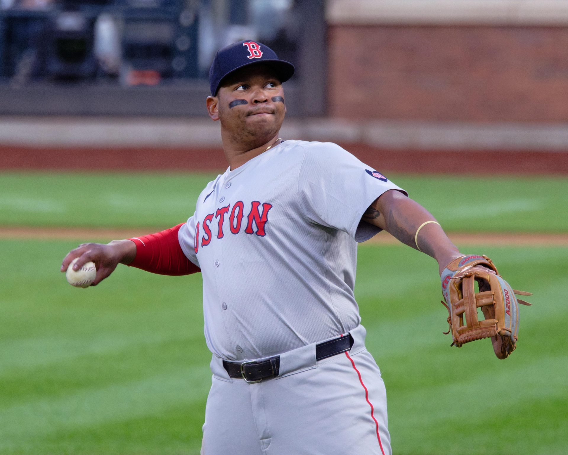 Happy at DH, Devers stays hot with walk-off HR